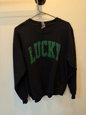 Black 'LUCKY' Graphic Crewneck Sweatshirt - Green Lettering